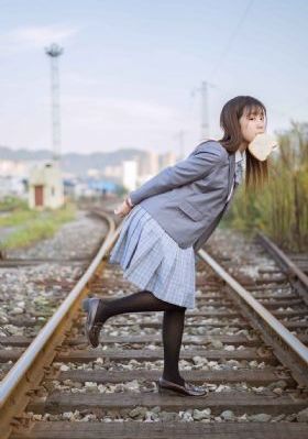 久久久伦鲁鲁片免费无码国产_BD英语手机免费观看完整