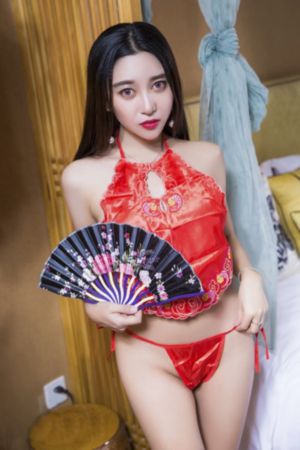 欧美风衣张扬个性模特_BD英语天堂在线