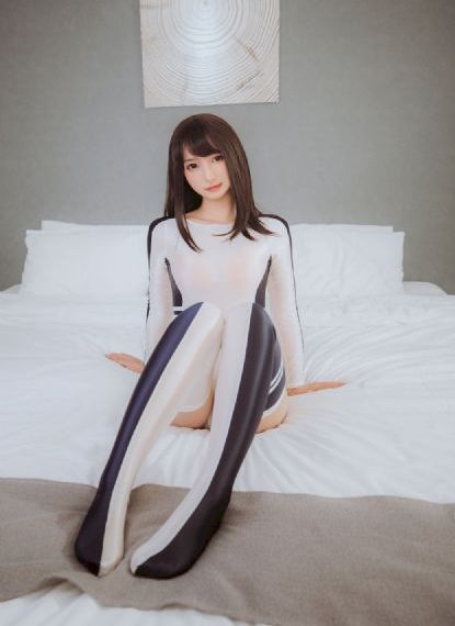 欧美长袖花连衣裙图片_高清神马在线观看